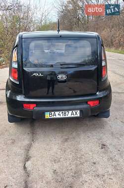 Внедорожник / Кроссовер Kia Soul 2011 в Долинской