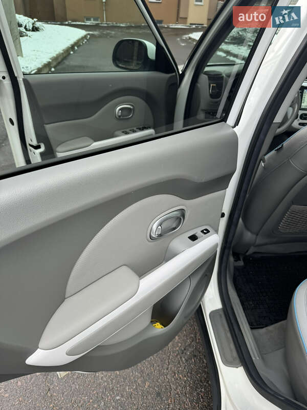 Внедорожник / Кроссовер Kia Soul 2017 в Ровно фото 10 Внедорожник / Кроссовер Kia Soul 2017 в Ровно