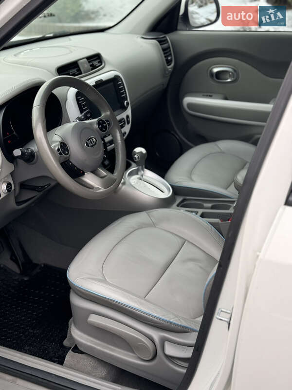 Внедорожник / Кроссовер Kia Soul 2017 в Ровно фото 16 Внедорожник / Кроссовер Kia Soul 2017 в Ровно