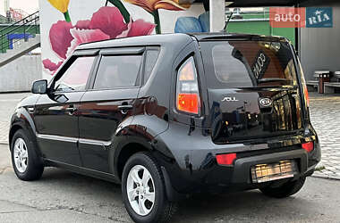 Позашляховик / Кросовер Kia Soul 2011 в Києві