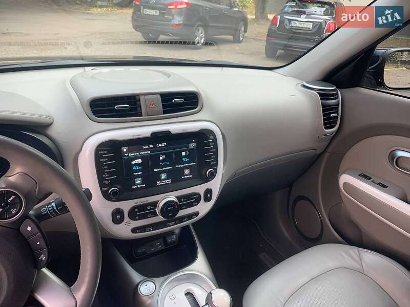 Позашляховик / Кросовер Kia Soul 2016 в Одесі