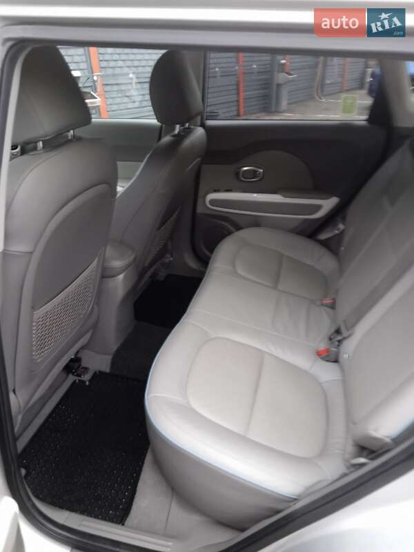 Позашляховик / Кросовер Kia Soul 2016 в Житомирі