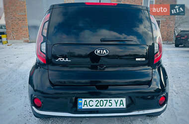 Позашляховик / Кросовер Kia Soul 2015 в Луцьку