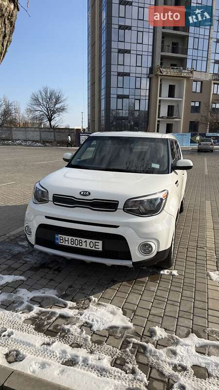 Позашляховик / Кросовер Kia Soul 2017 в 
