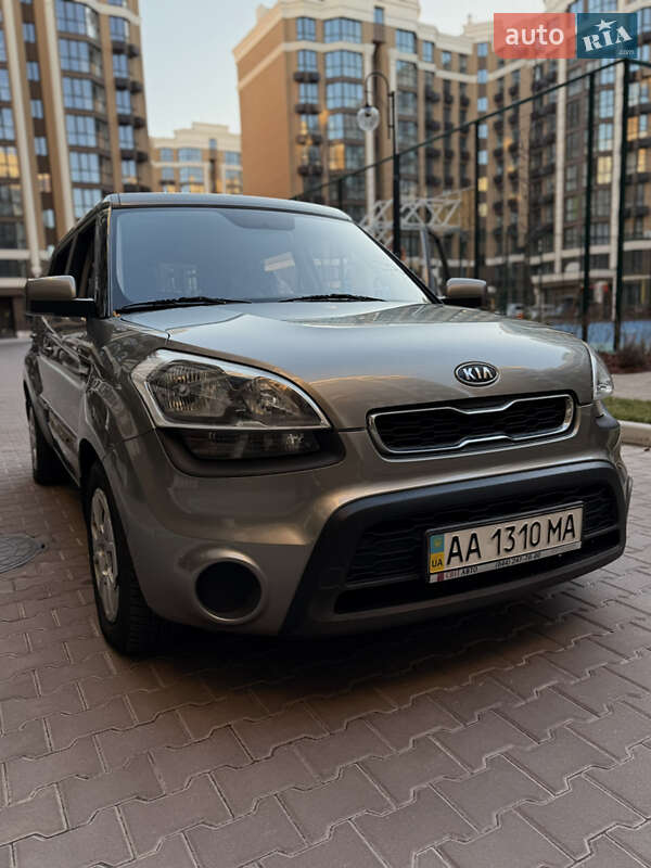 Позашляховик / Кросовер Kia Soul 2011 в Києві