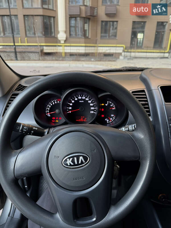 Позашляховик / Кросовер Kia Soul 2011 в Києві