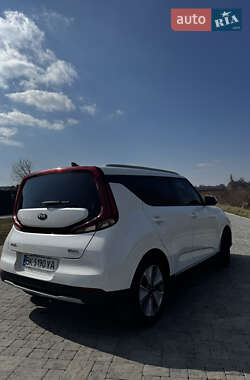 Позашляховик / Кросовер Kia Soul 2019 в 