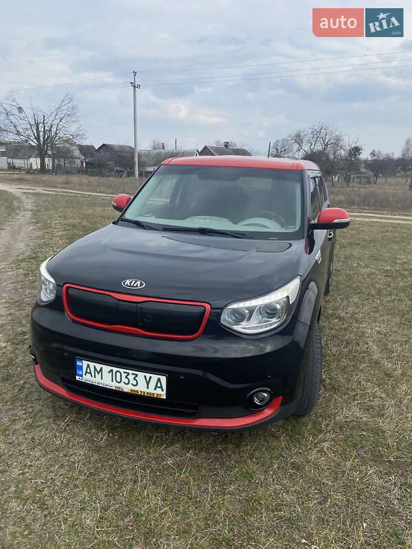 Позашляховик / Кросовер Kia Soul 2015 в Житомирі
