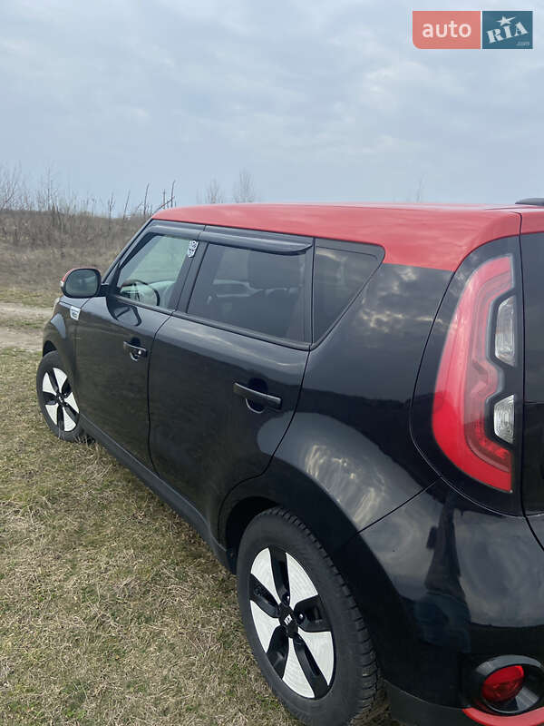 Позашляховик / Кросовер Kia Soul 2015 в Житомирі