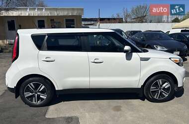Внедорожник / Кроссовер Kia Soul 2016 в 