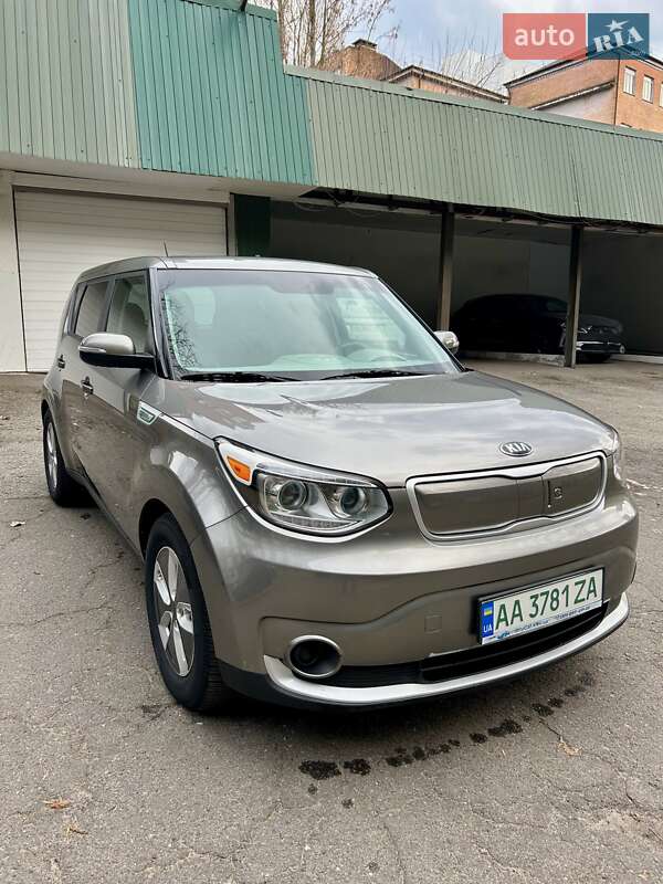 Внедорожник / Кроссовер Kia Soul 2016 в Киеве