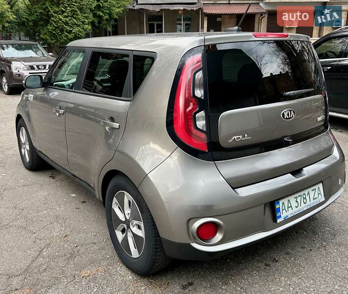 Внедорожник / Кроссовер Kia Soul 2016 в Киеве