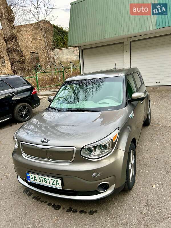 Внедорожник / Кроссовер Kia Soul 2016 в Киеве