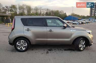 Позашляховик / Кросовер Kia Soul 2018 в 