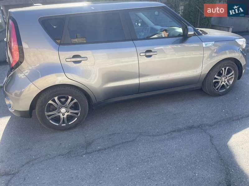 Позашляховик / Кросовер Kia Soul 2015 в Тернополі