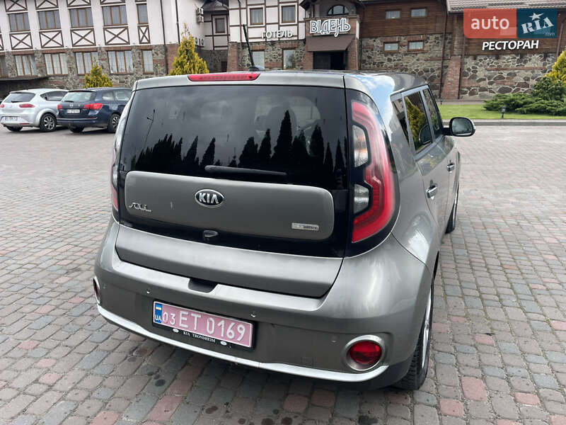 Позашляховик / Кросовер Kia Soul 2015 в Львові
