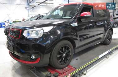Позашляховик / Кросовер Kia Soul 2015 в 