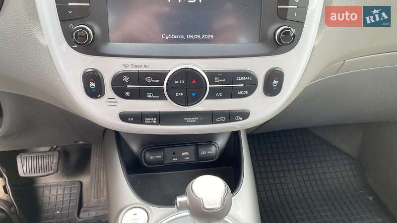 Внедорожник / Кроссовер Kia Soul 2016 в Киеве