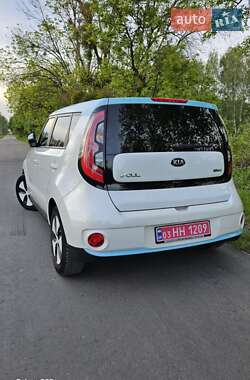 Внедорожник / Кроссовер Kia Soul 2015 в 