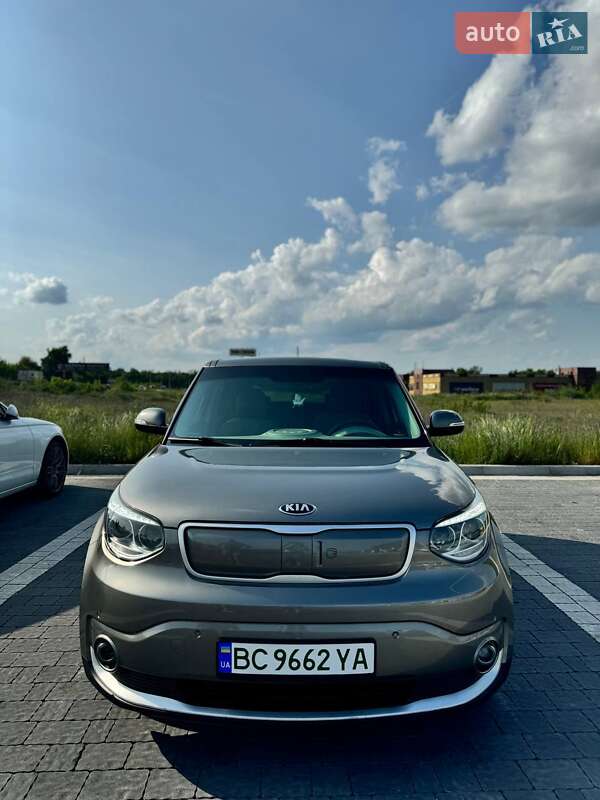 Позашляховик / Кросовер Kia Soul 2015 в Львові
