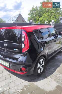 Позашляховик / Кросовер Kia Soul 2014 в 