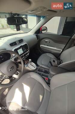 Позашляховик / Кросовер Kia Soul 2014 в 