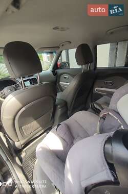 Позашляховик / Кросовер Kia Soul 2014 в 