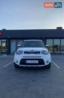 Внедорожник / Кроссовер Kia Soul 2016 в Вознесенске