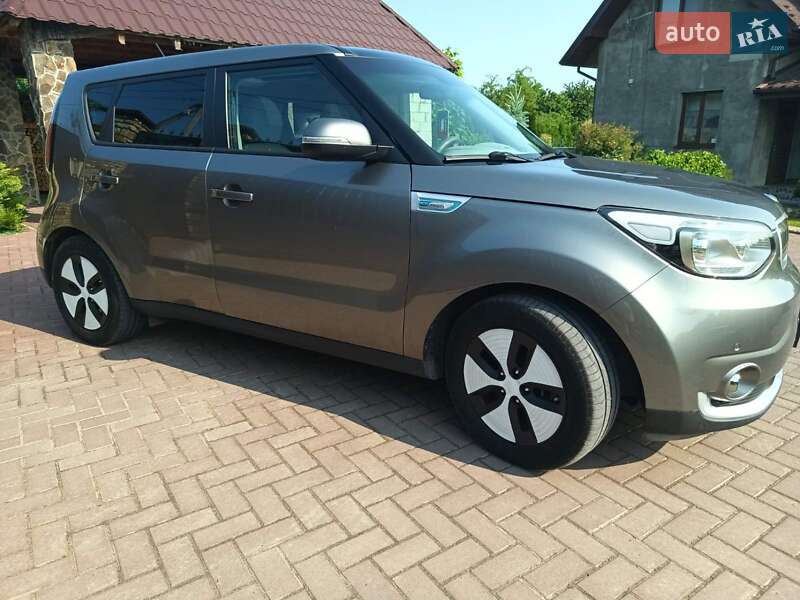 Позашляховик / Кросовер Kia Soul 2017 в Луцьку