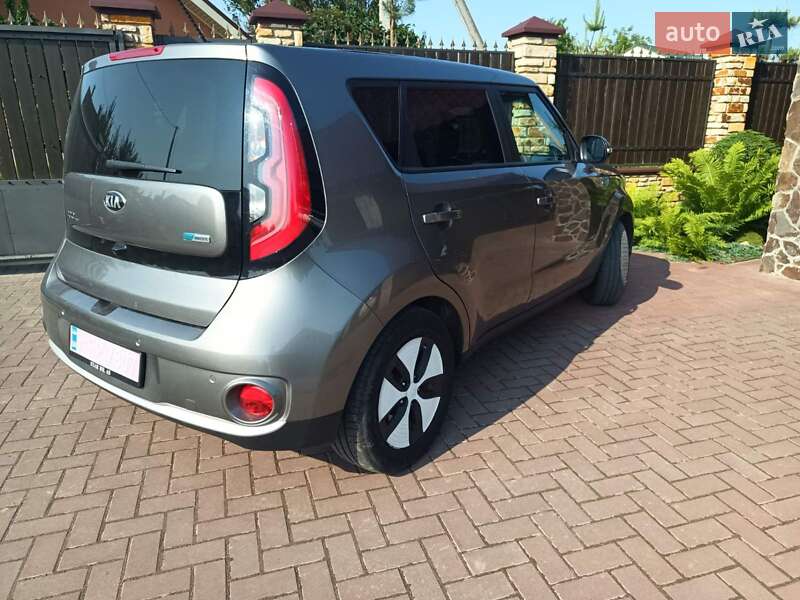 Позашляховик / Кросовер Kia Soul 2017 в Луцьку