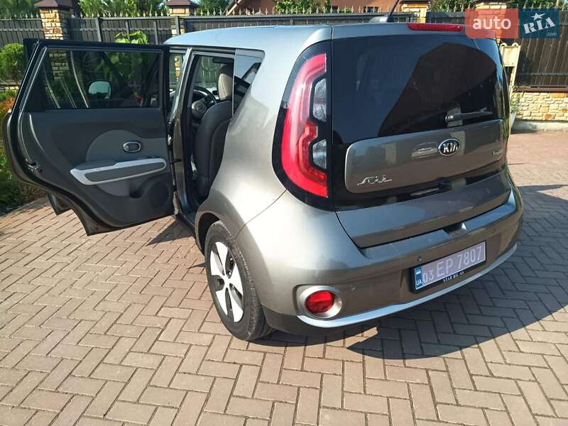 Позашляховик / Кросовер Kia Soul 2017 в Луцьку