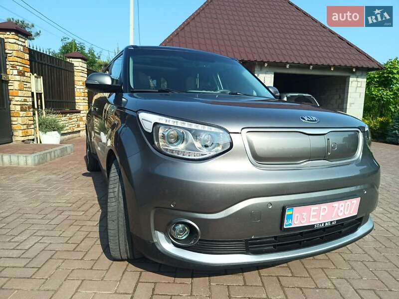 Позашляховик / Кросовер Kia Soul 2017 в Луцьку