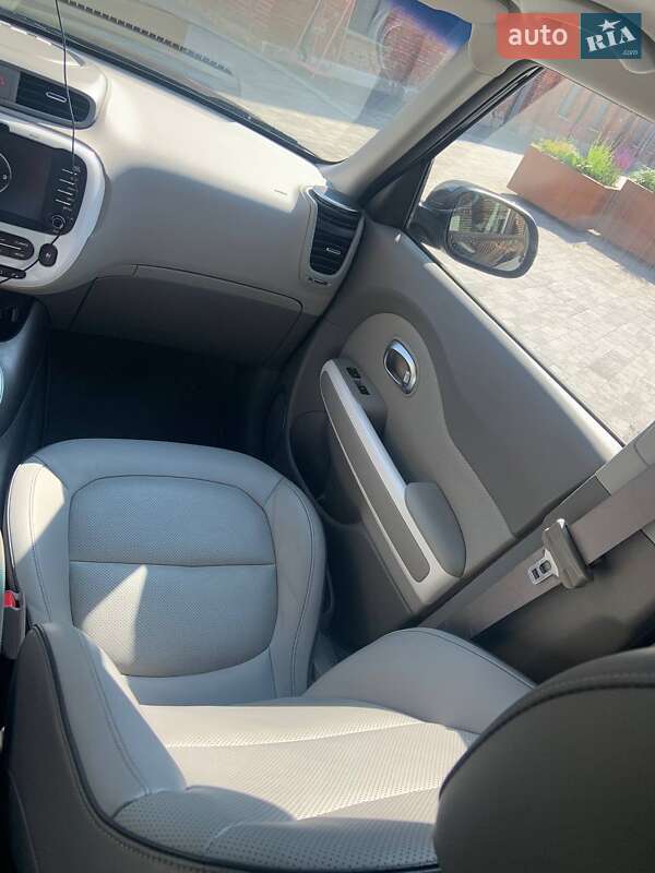 Внедорожник / Кроссовер Kia Soul 2015 в Львове фото 28 Внедорожник / Кроссовер Kia Soul 2015 в Львове