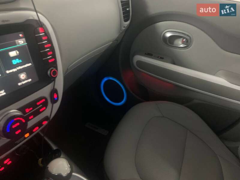 Внедорожник / Кроссовер Kia Soul 2015 в Львове фото 46 Внедорожник / Кроссовер Kia Soul 2015 в Львове