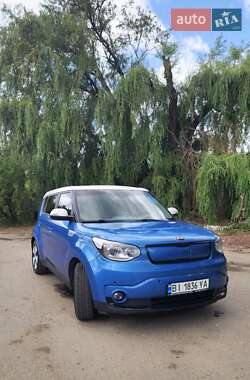 Внедорожник / Кроссовер Kia Soul 2015 в Полтаве