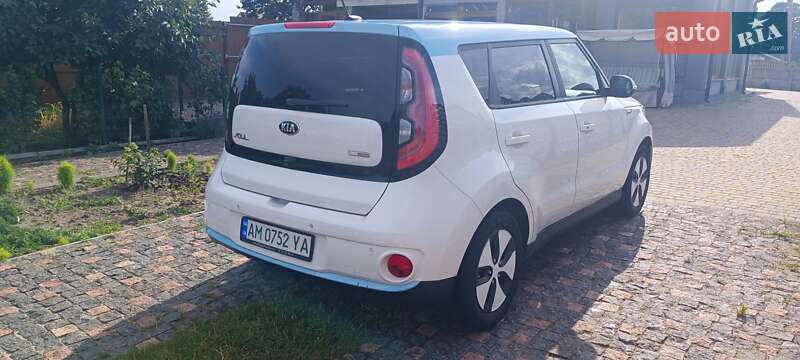 Позашляховик / Кросовер Kia Soul 2015 в Житомирі