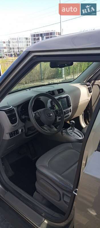 Внедорожник / Кроссовер Kia Soul 2015 в Сокольниках