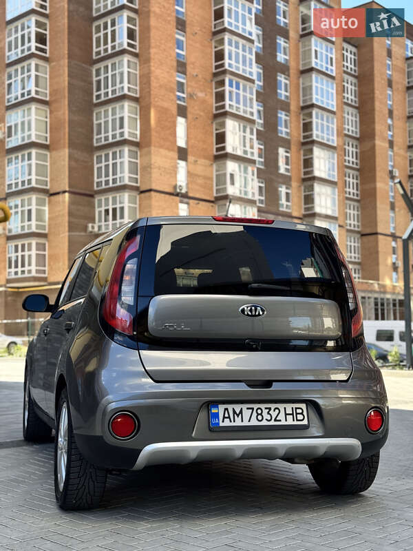 Позашляховик / Кросовер Kia Soul 2017 в Житомирі