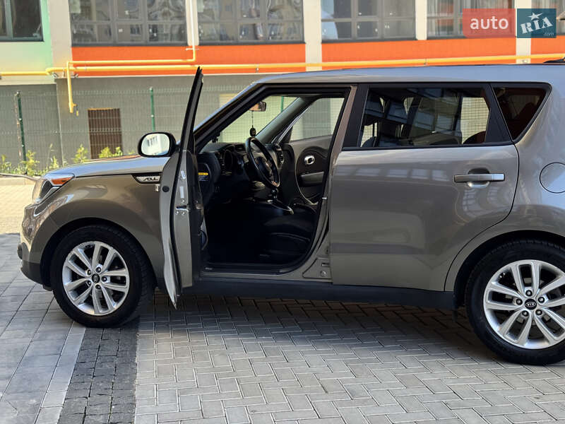 Позашляховик / Кросовер Kia Soul 2017 в Житомирі