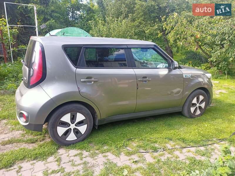 Внедорожник / Кроссовер Kia Soul 2014 в Киеве фото 2 Внедорожник / Кроссовер Kia Soul 2014 в Киеве