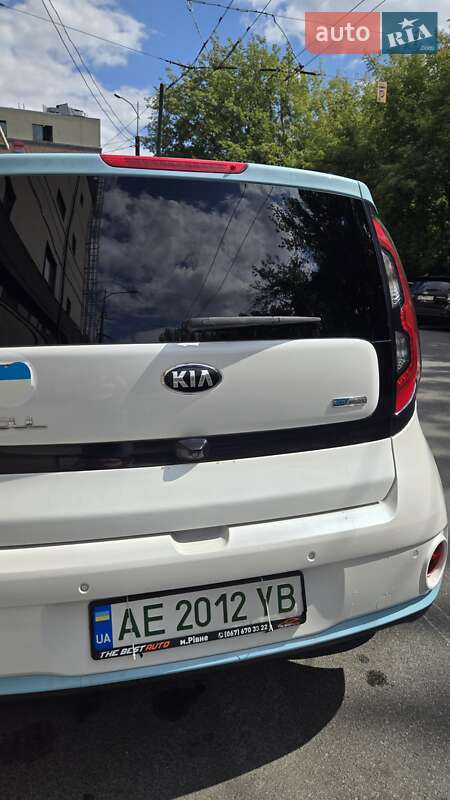 Позашляховик / Кросовер Kia Soul 2014 в Дніпрі