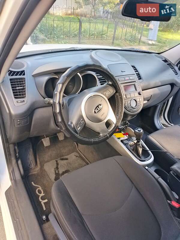 Позашляховик / Кросовер Kia Soul 2013 в Києві