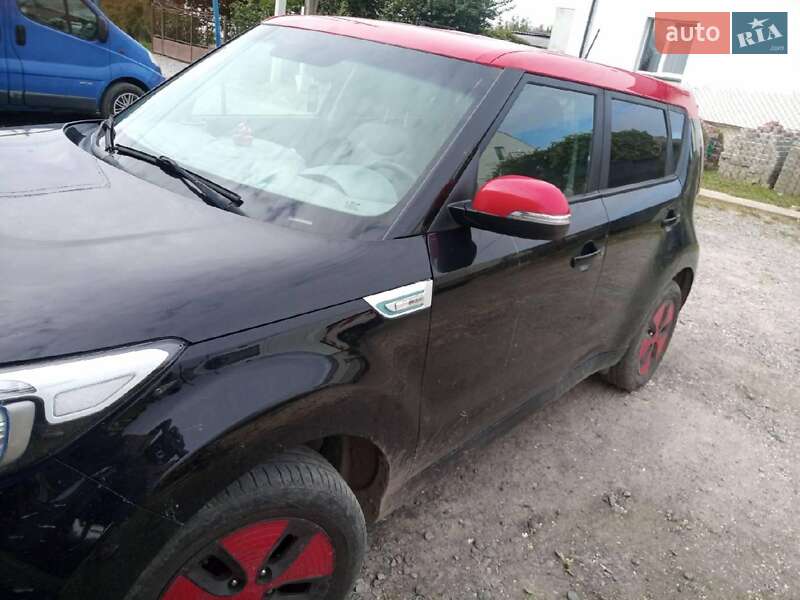 Позашляховик / Кросовер Kia Soul 2015 в Львові