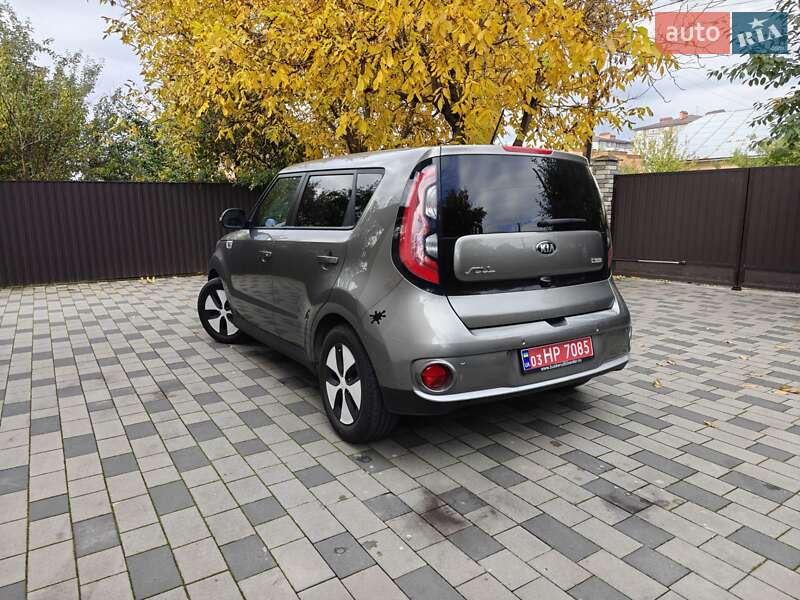 Внедорожник / Кроссовер Kia Soul 2015 в Ивано-Франковске