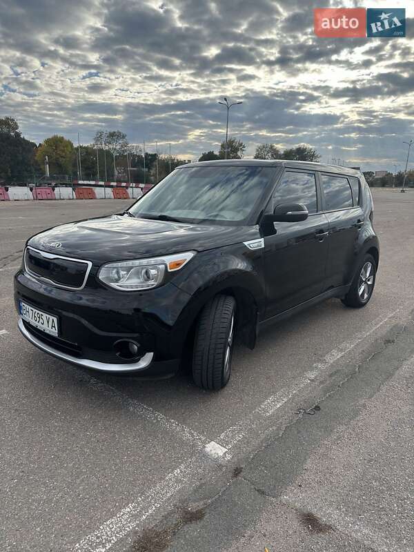 Позашляховик / Кросовер Kia Soul 2016 в Одесі