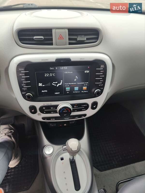 Позашляховик / Кросовер Kia Soul 2016 в Одесі