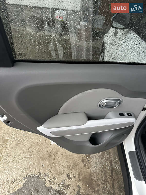 Внедорожник / Кроссовер Kia Soul 2015 в Звягеле