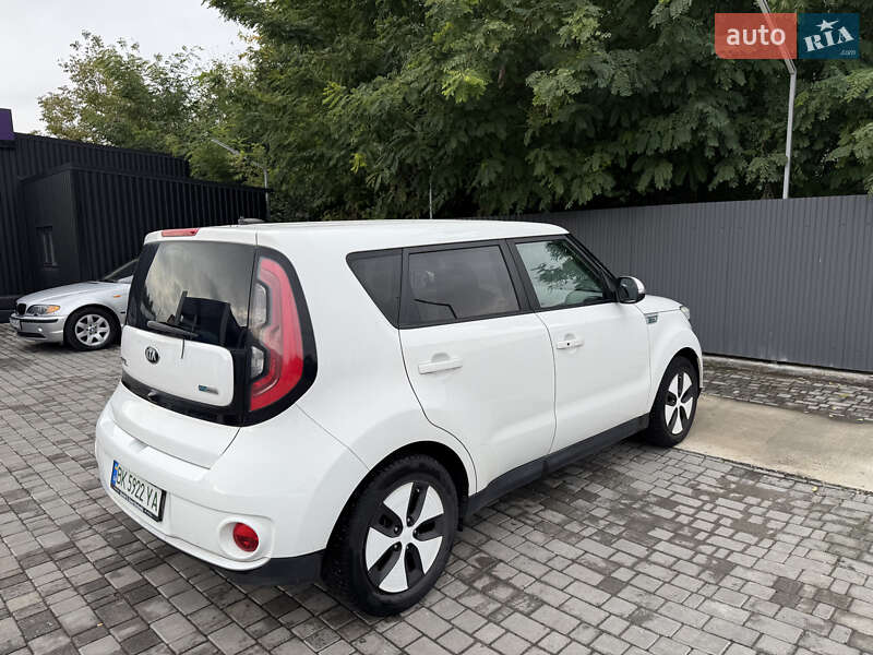 Внедорожник / Кроссовер Kia Soul 2015 в Ровно