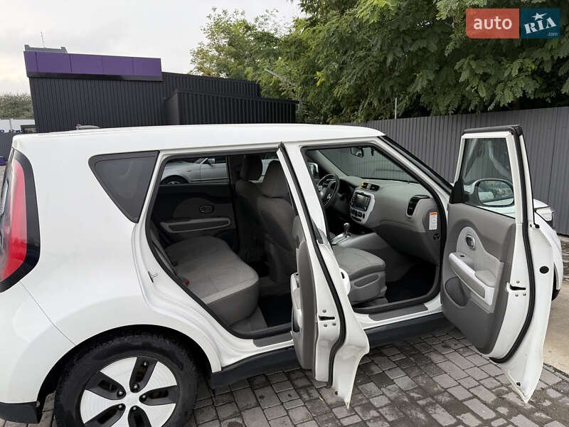 Внедорожник / Кроссовер Kia Soul 2015 в Ровно