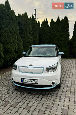 Позашляховик / Кросовер Kia Soul 2016 в Рівному